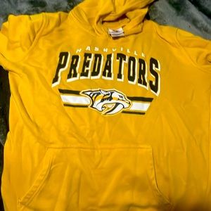 NHL branded boys Nashville Predators pullover hoodie size L-G-G-14/16